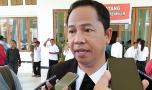 Djhon Nguraitdji ketua DPRD Haltim