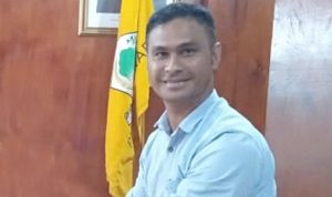 Marten Marau Sek Golkar Halbar
